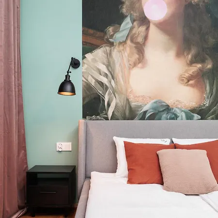 Διαμέρισμα Retro Glamour With A Modern Edge - By Upstairs Krasków
