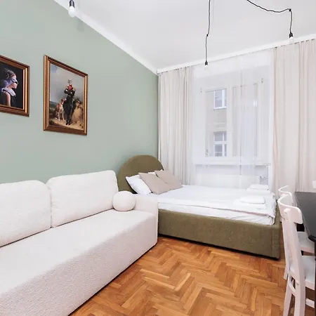 Retro Glamour With A Modern Edge - By Upstairs * Krasków