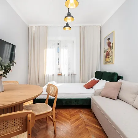 Apartment Retro Glamour With A Modern Edge - By Upstairs Krakau
