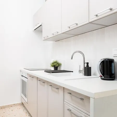 Retro Glamour With A Modern Edge - By Upstairs Apartmán