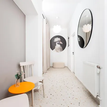 Апартаменты Retro Glamour With A Modern Edge - By Upstairs