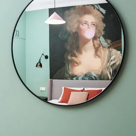 Retro Glamour With A Modern Edge - By Upstairs Апартаменты Краков