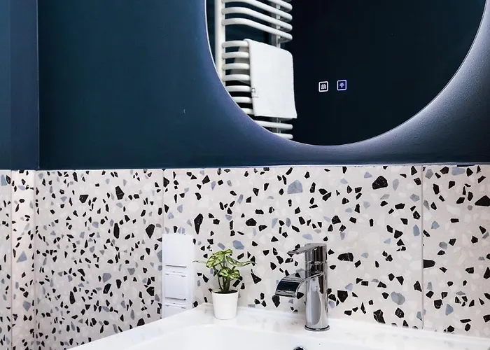 Retro Glamour With A Modern Edge - By Upstairs *